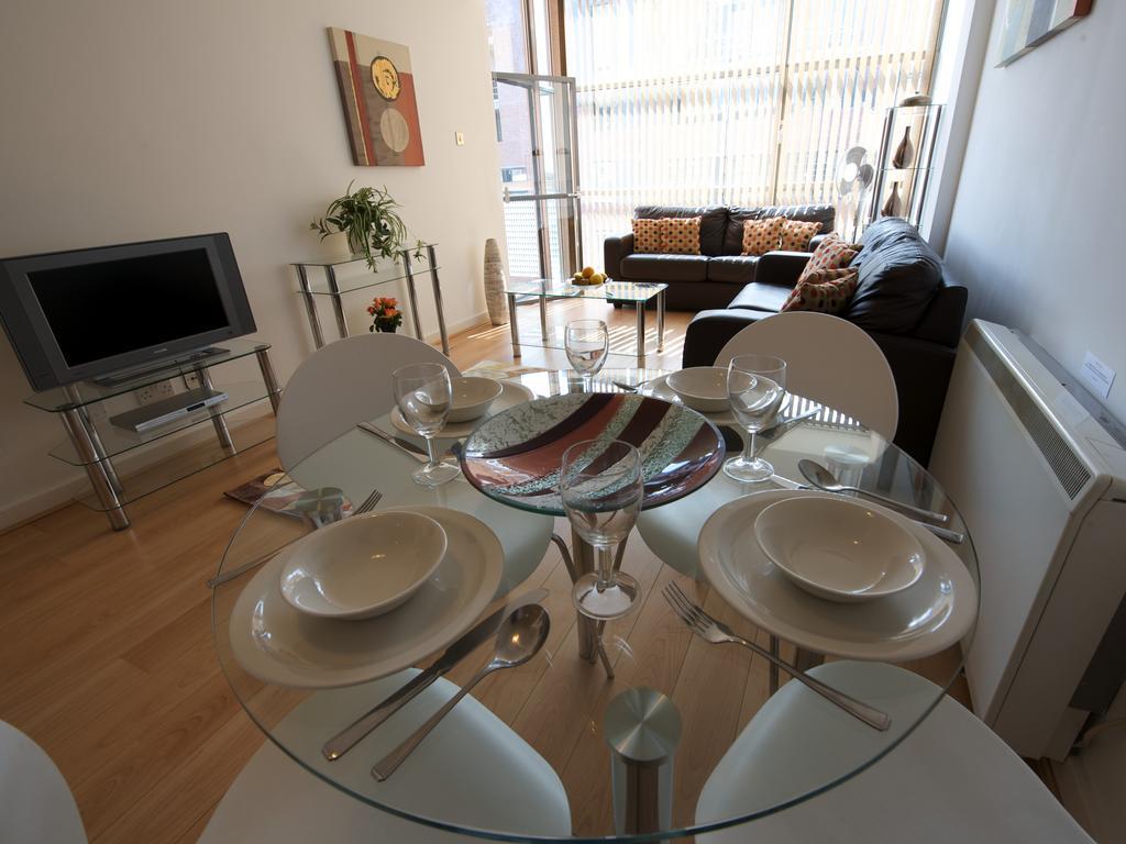 Stay Deansgate Apartments For 14 Nights Plus Манчестер Номер фото